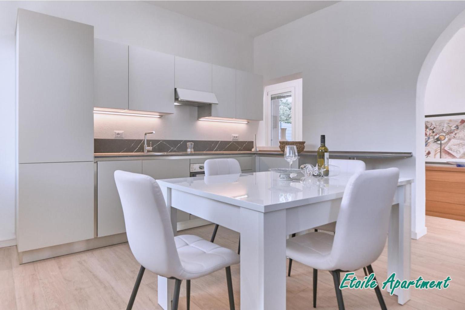 Casa Monique Apartments Десенцано дел Гарда Екстериор снимка