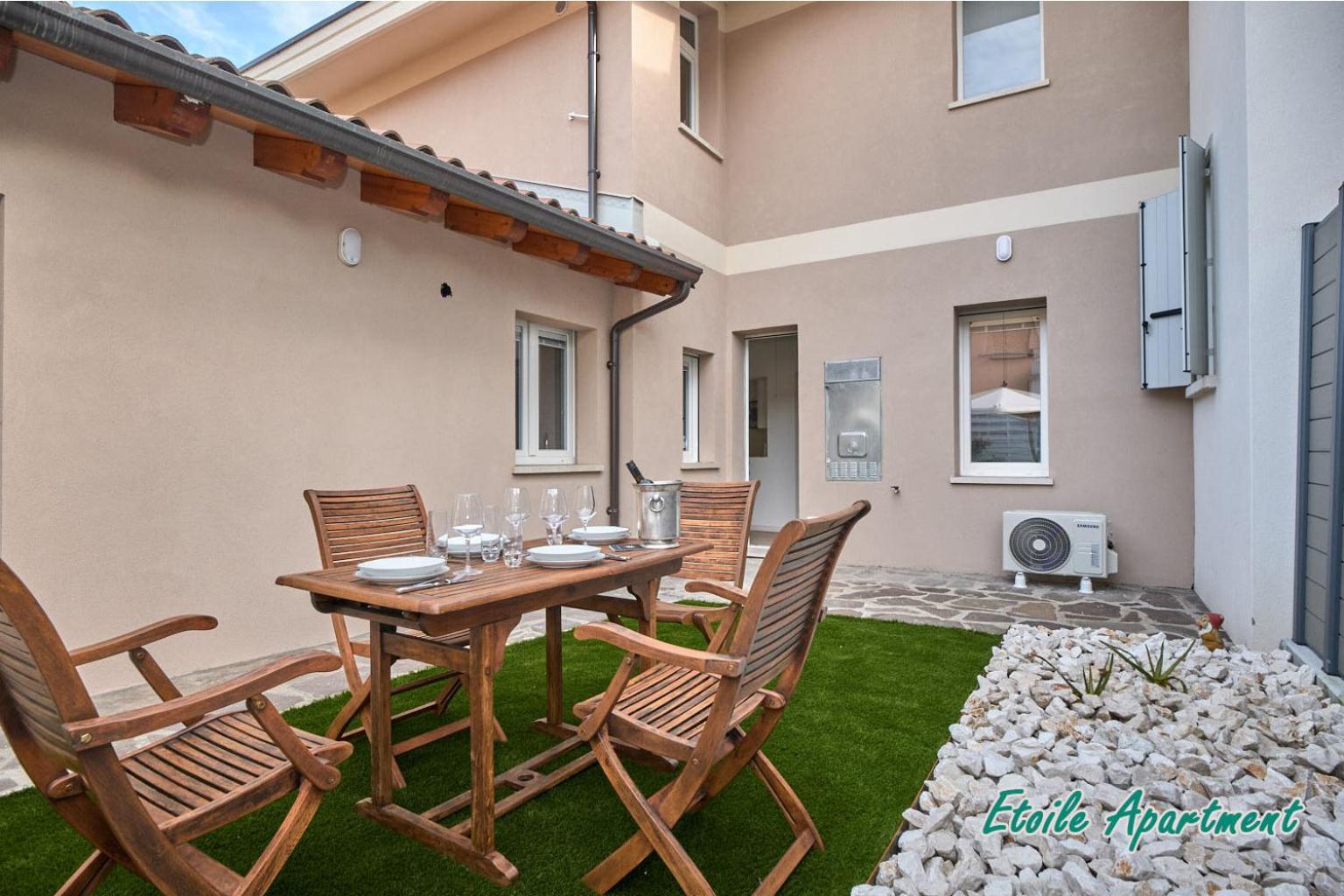 Casa Monique Apartments Десенцано дел Гарда Екстериор снимка